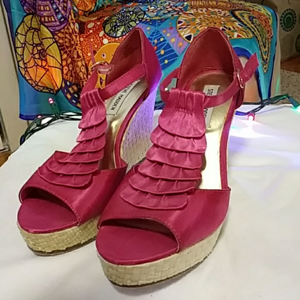 Steve Madden Pink T- Strap Wedges